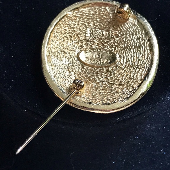 Authentic Chanel Gold Brooch 31 Rue Cambon Paris - Picture 6 of 6